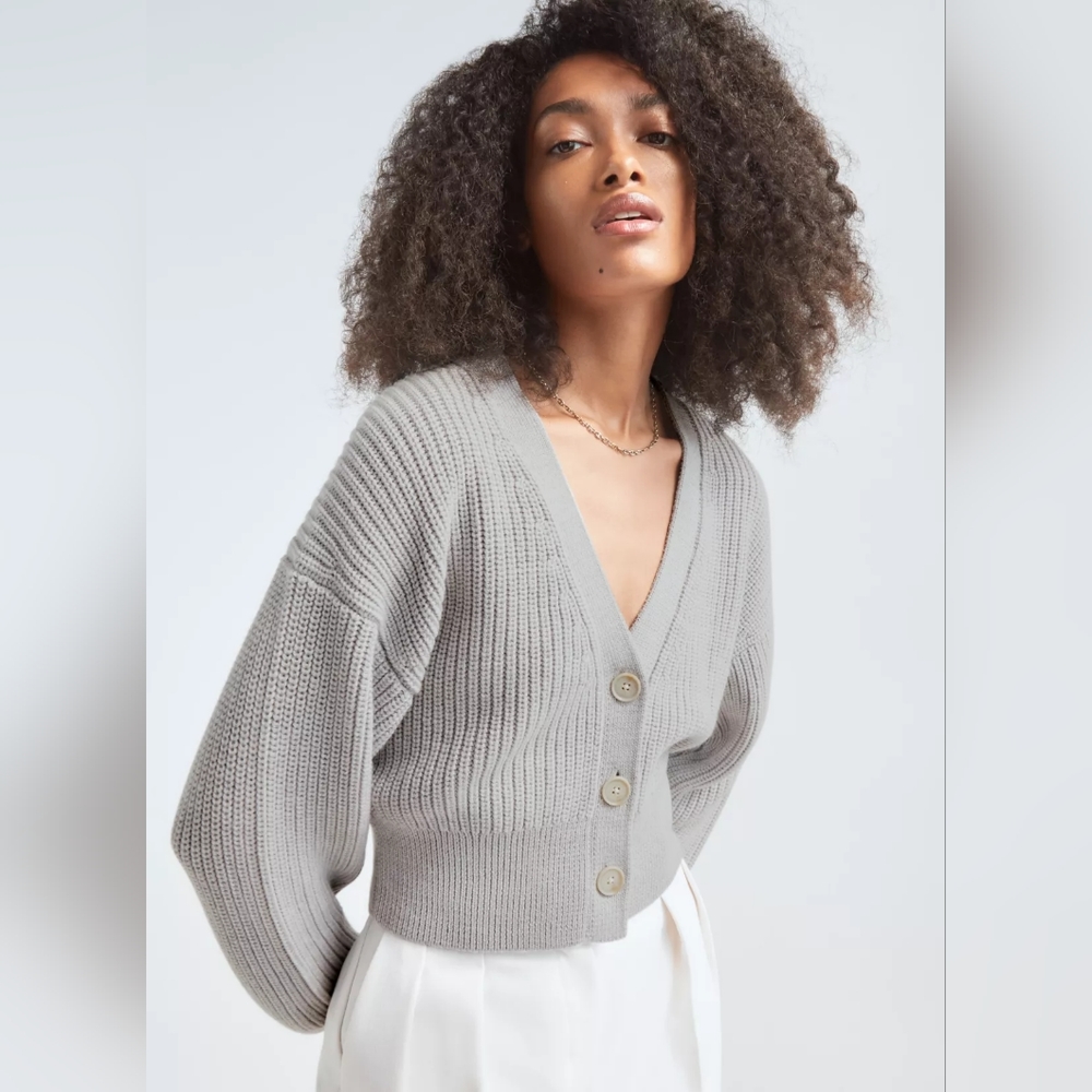 Aritzia Gray Ribbed V-Neck Button Front Cardigan